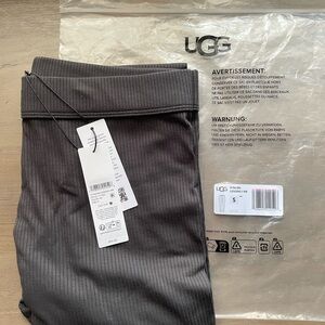Authentic New UGG Paloma Leggings II Rib Women’s Size S Ink (Black)